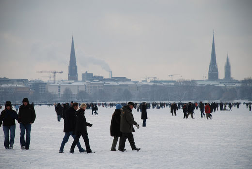 Menschenmassen auf der Aussenalster