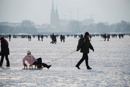 Schlittenfahrt auf der Aussenalster