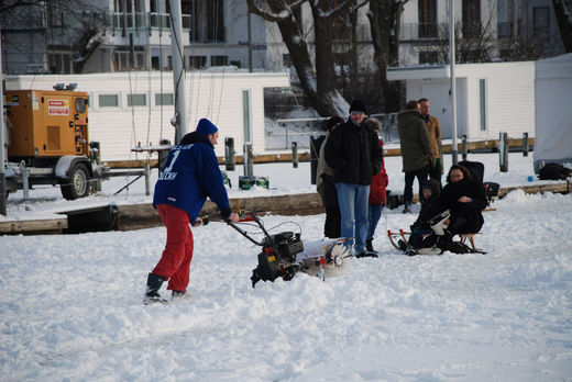 Schneerumer auf der Alster