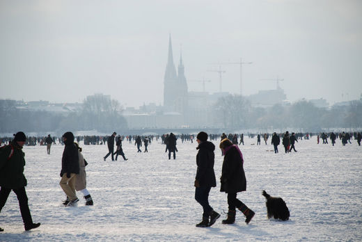 Viel los auf der Alster