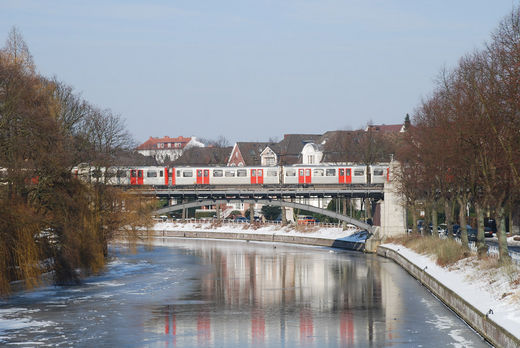 U Bahnbrcke ber der Alster