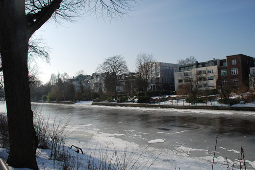 Vereiste Alster am Leinpfad