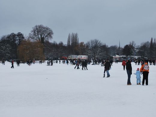 Spaziergang auf dem Alstereis