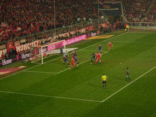Strafraumszene HSV gegen Bayern
