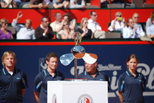 Pokal in Form einer Schiffschraube am Rothenbaum 2010