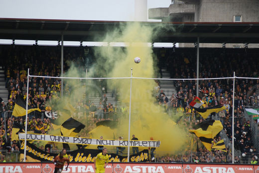 Pyrotechnik der Fans des BVB