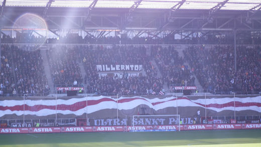 Choreografie der Ultras auf der Sdtribne