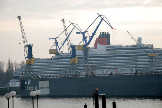 Queen Victoria im Hamburger Hafen