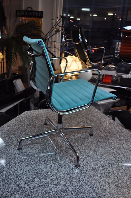 Vitra EA 108