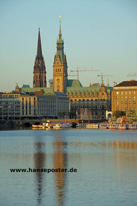 Rathaus-Alster-am-Morgen