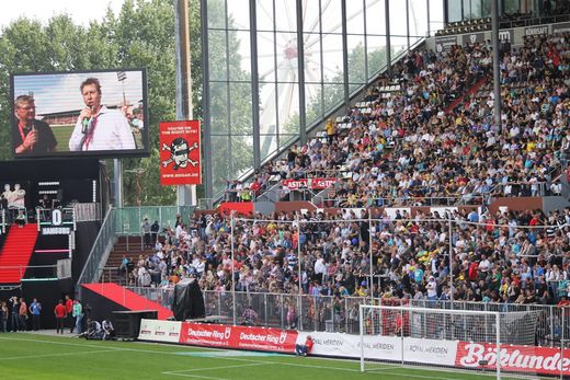Volle Tribüne