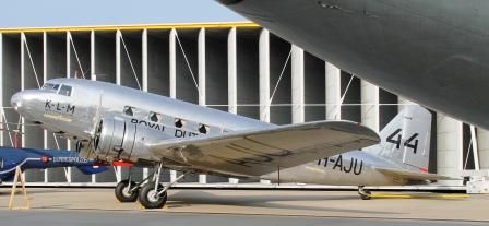 Douglas DC-2