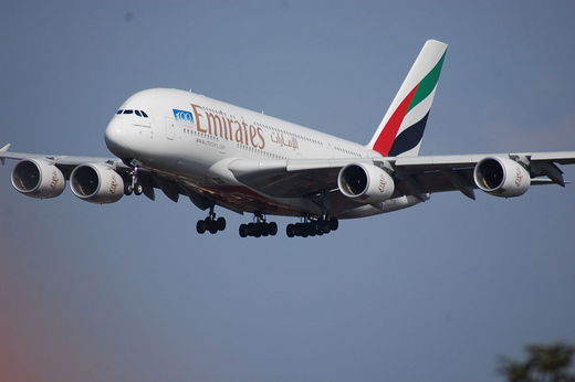 100 Jahre Airport Hamburg , Anflug A 380 Emirates