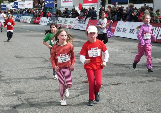 Zieleinlauf F4686 Mieke, F4784 Tara und F2200 Stefania