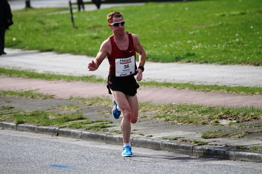 Marathon Hamburg 2012: Läufer mit der Startnummer 36