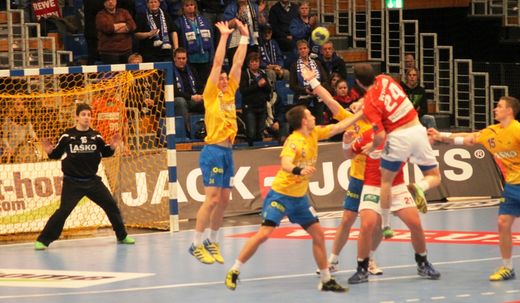 Angriff HSV Handball mit Frederik Petersen