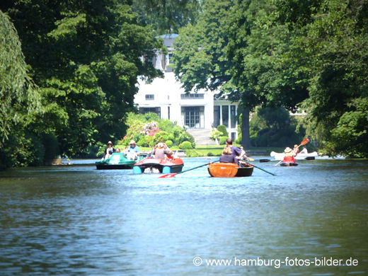 Mit dem Boot durch Hamburg