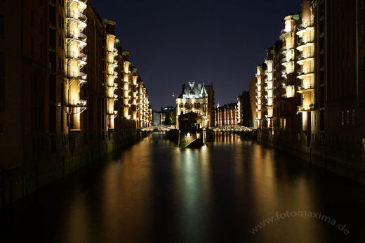 Fleetbrcken Speicherstadt bei Nacht