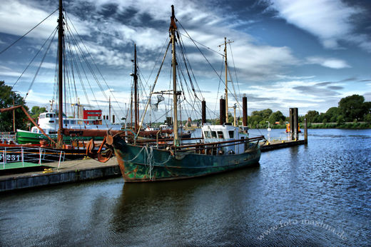 Kutter-in-Finkenwerder-HDR