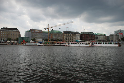 Wolken ber dem Jungfernstieg