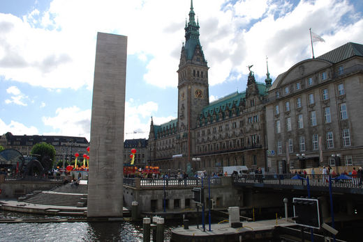 Rathaus und Chinatown an der Schleuse