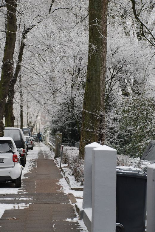 Fussweg in der winterlichen Krnerstrasse