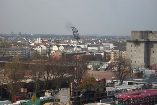 Panoramabild vom Bunker Dom und St.Pauli