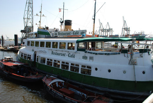 Schiffsrestaurant im Museumshafen in Neumhlen