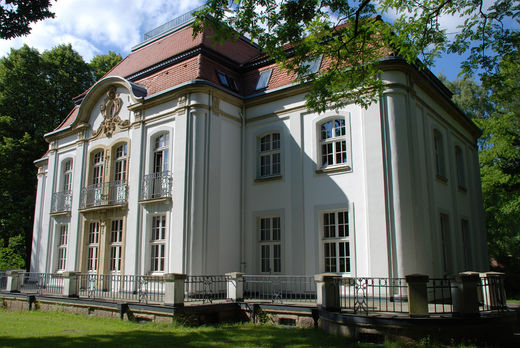 Sternwarte Hauptgebude am Gojensberg