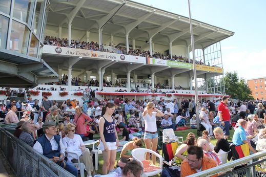 IDEE 145. Deutsches Derby - 23.000 Zuschauer am Derbytag