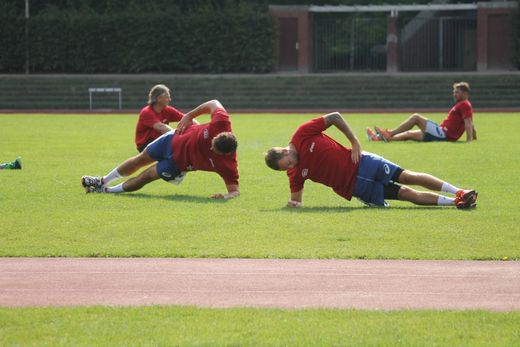 HSV-Handball-Trainingsauftakt, Dehnübungen