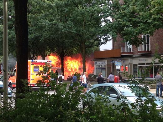 Feuer im Bus Lange Reihe