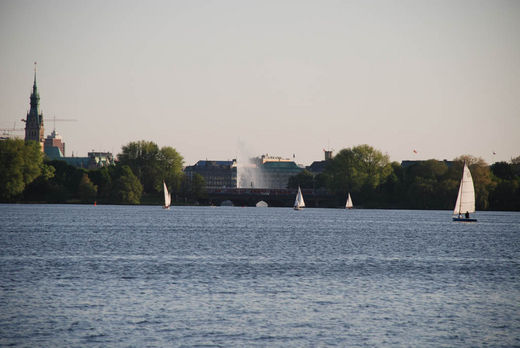 Segelboote auf der Alster