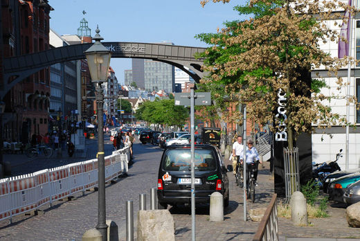 Die große Elbstrasse