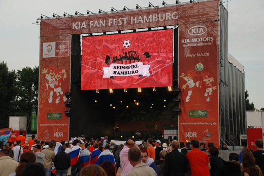 Die Leinwand auf dem Fanfest