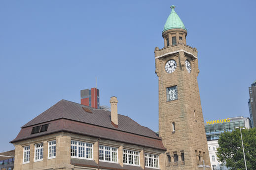 Uhrenturm Landungsbrücken