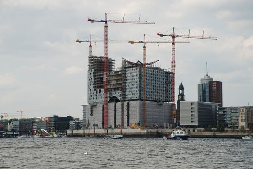 Kräne an der Elbphilharmonie