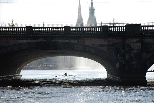 Lombardsbrcke mit Ruderer