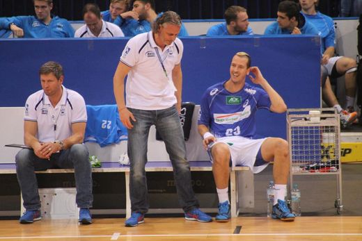 Trainerbank HSV mit Jens Hussler, Christian Gaudin