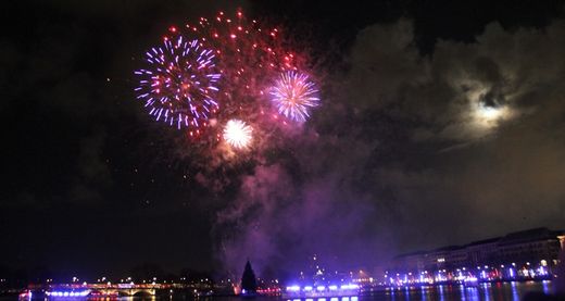 Feuerwerk ber der Binnenalster