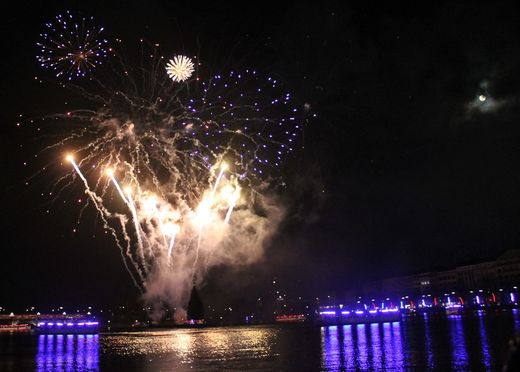 Feuerwerk ber der Binnenalster