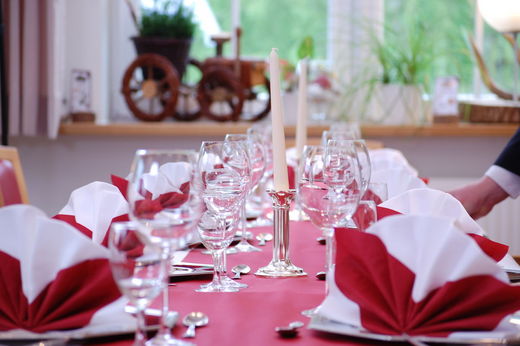 Festtafel in der Veranda