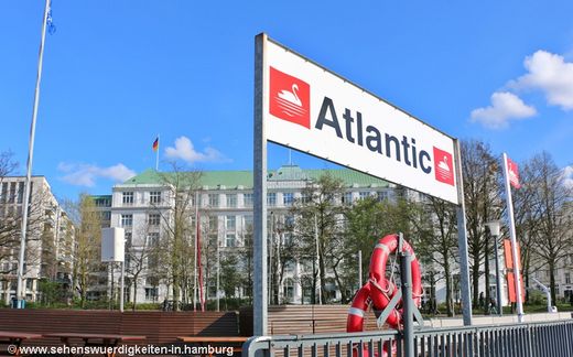 Bootsanleger am Atlantic Hotel