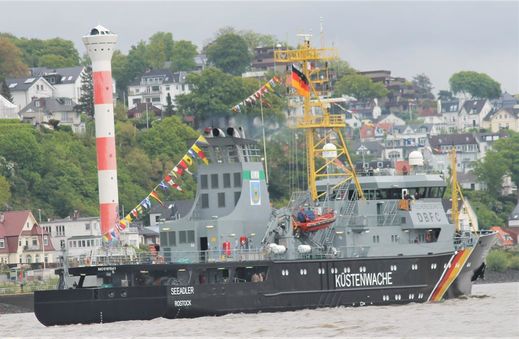 830. Hafengeburtstag Einlaufparade