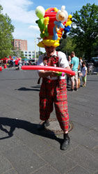 Luftballonknstler Ballonhut Clown Ballontiere 