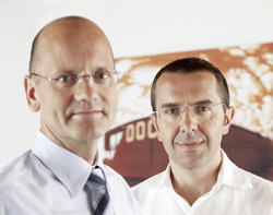 Rdiger Straub (li.) und Ion Linardatos (re.) sind stolz das fnfjhrige Bestehen ihrer Agentur.