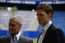 Die sportliche Leitung beim HSV: Trainer Armin Veh und der alte und neue Sportchef Bastian Reinhardt