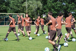 Erstes Training bei angenehmen Temperaturen