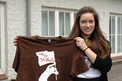 Elisabeth Boerhoff mit dem Sieger-T-Shirt